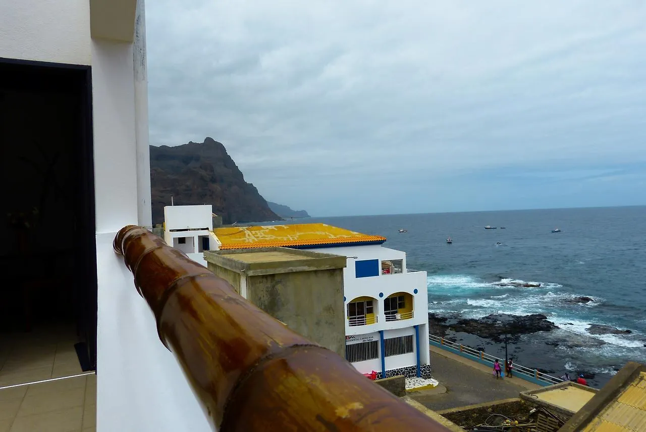 Alojamento de Acomodação e Pequeno-almoço Kasa Tambla Acomodação com café da manhã Ponta Do Sol